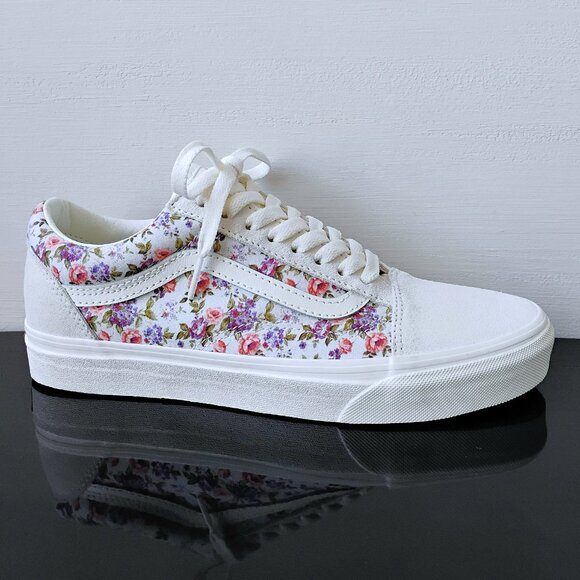 Vans Women's Old Skool Suede / Canvas Sneaker in Adorable Vintage Floral - Picture 1 of 12